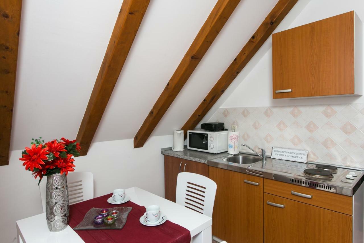 Iva Apartments ツァヴタット エクステリア 写真