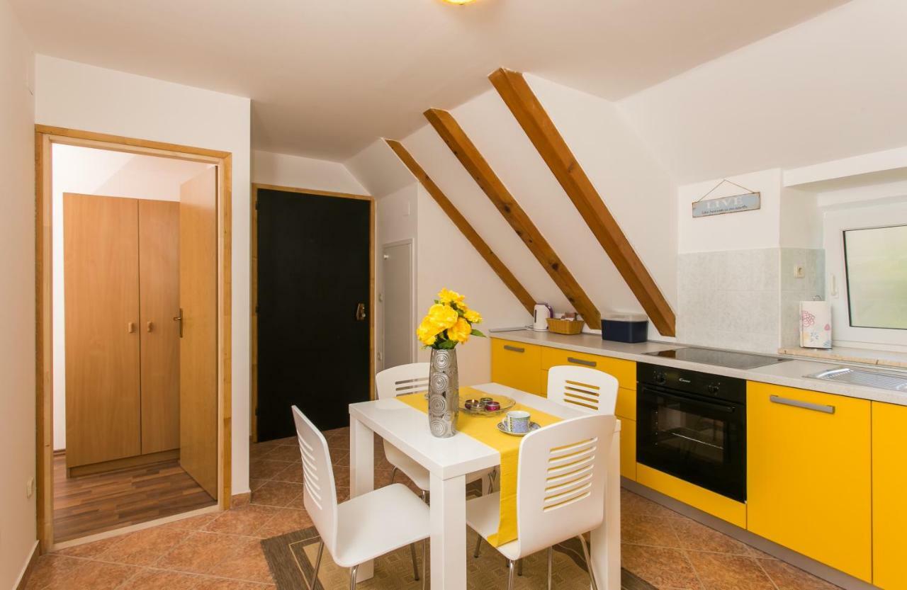 Iva Apartments ツァヴタット エクステリア 写真